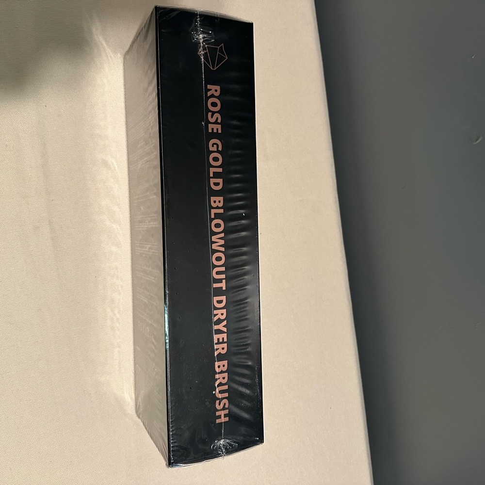 NWT FoxyBae Rose Gold Blowout Dryer Brush - Picture 2 of 3